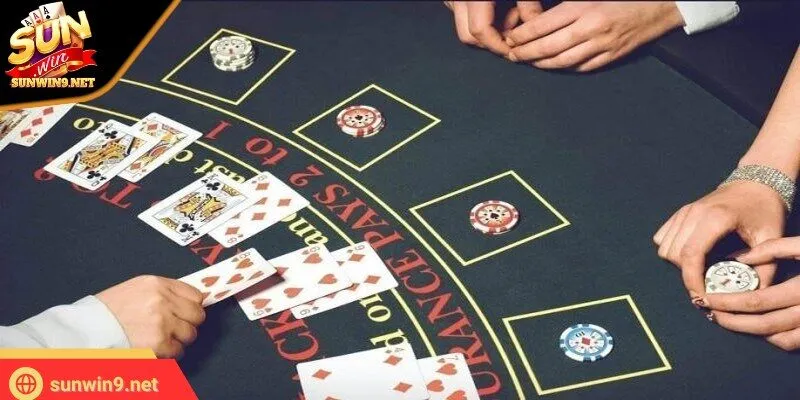 Cách chơi xì dách đúng đắn là bạn nên quan sát nhà cái cùng đối thủ